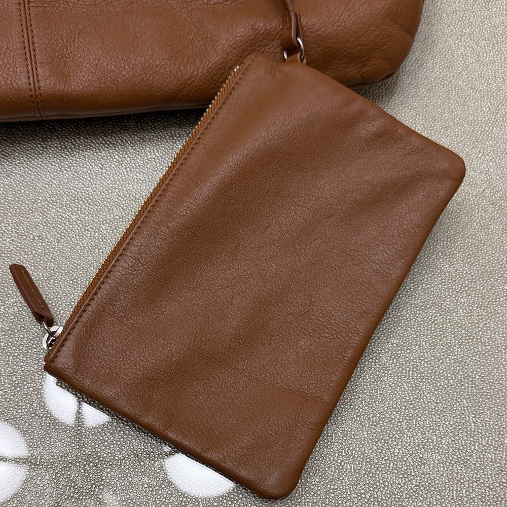 Leatherology Tote Bag with Pouch - Picture 6 of 11